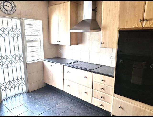 3 BEDROOM TOWNHOUSE FOR SALE IN MORNINGSIDE